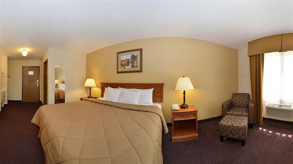 Rodeway Inn Еспаньола Екстериор снимка