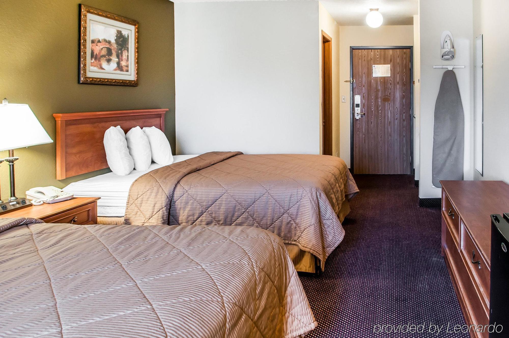 Rodeway Inn Еспаньола Екстериор снимка